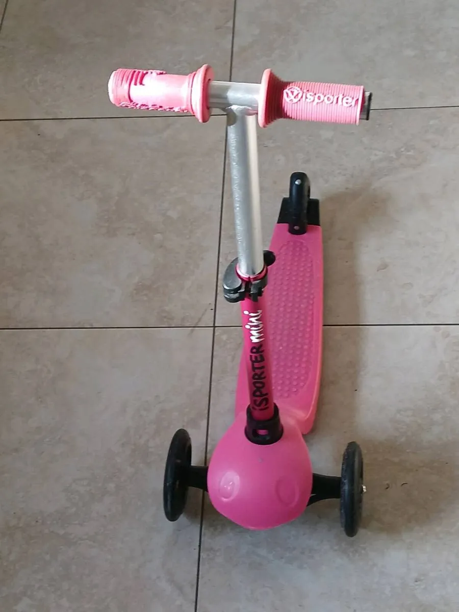 Girls bicycle and scooter FREE COLLECTION ONLY - Image 2