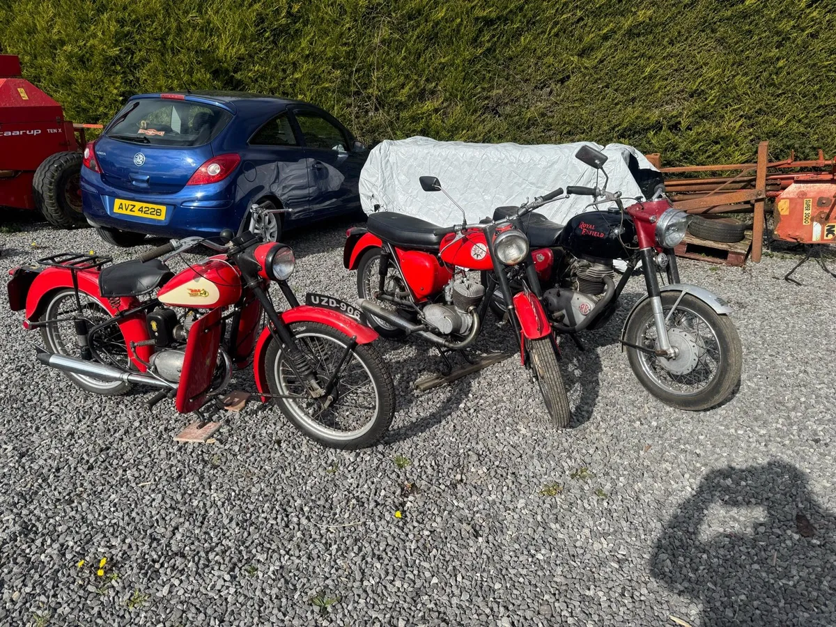 Vintage motorbikes - Image 2