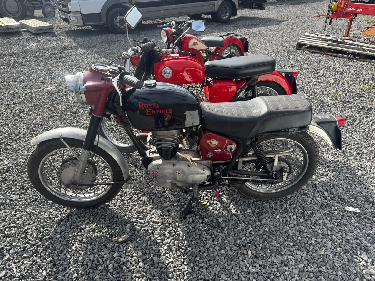 Vintage motorbikes - Image 4