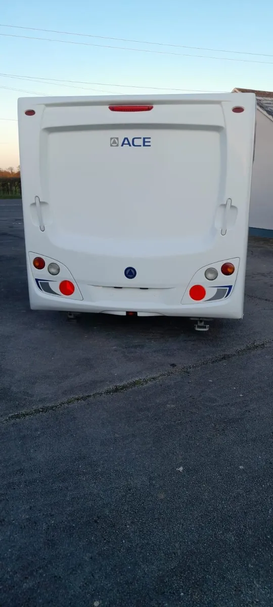 FANTASTIC 6-8 BERTH ACE JUBILEE TOURING CARAVAN. - Image 4