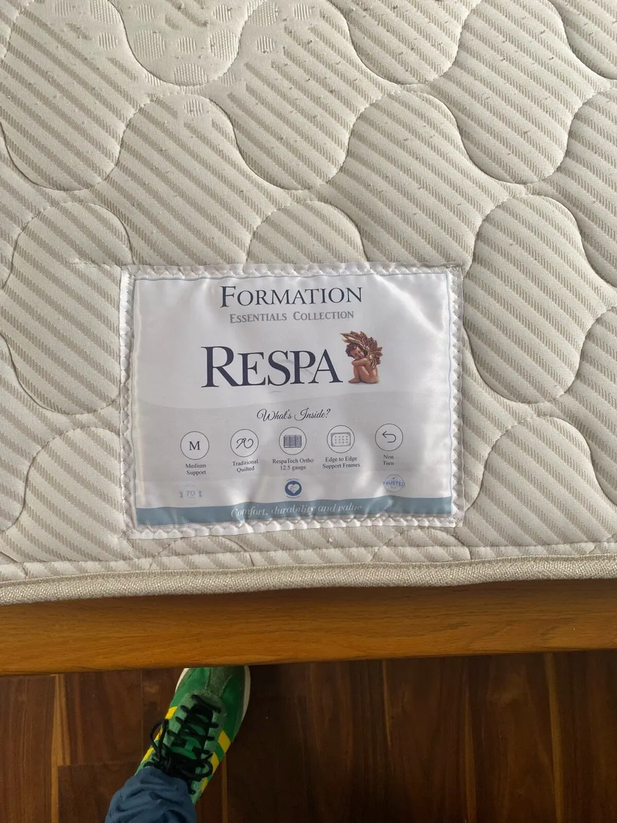 Single beds with mattresses - Image 4