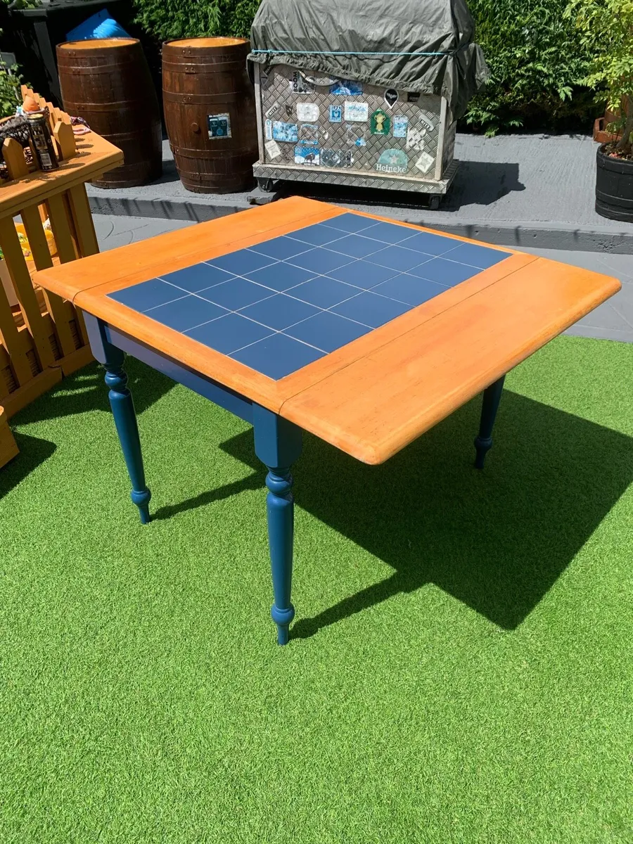 Kitchen table - Image 2