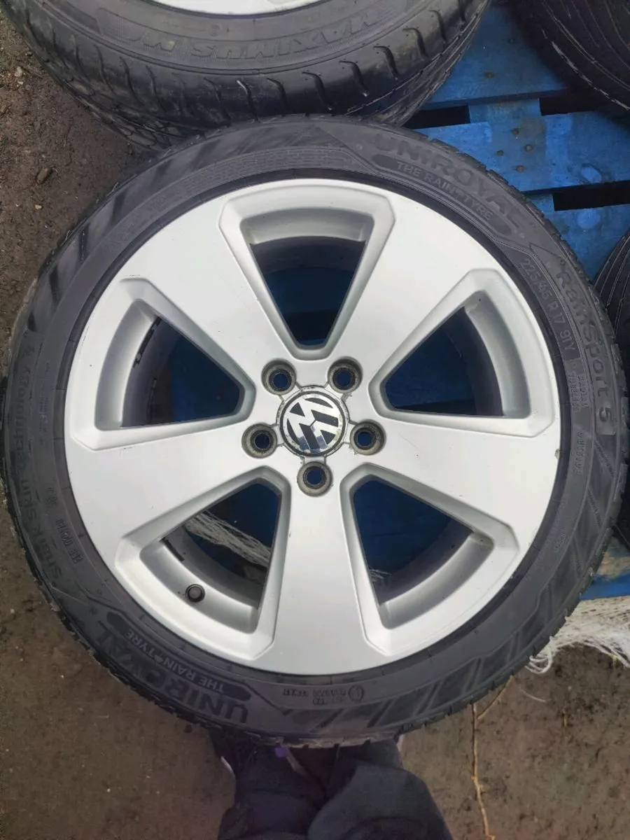 VW 17' ALLOYS WITH GOOD TYRES - Image 4