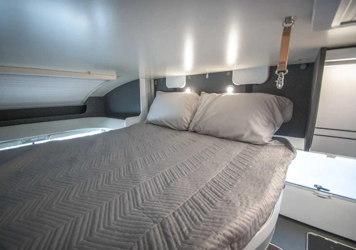 5 Berth Motorhome with Twin Single Beds and Garage - Image 3