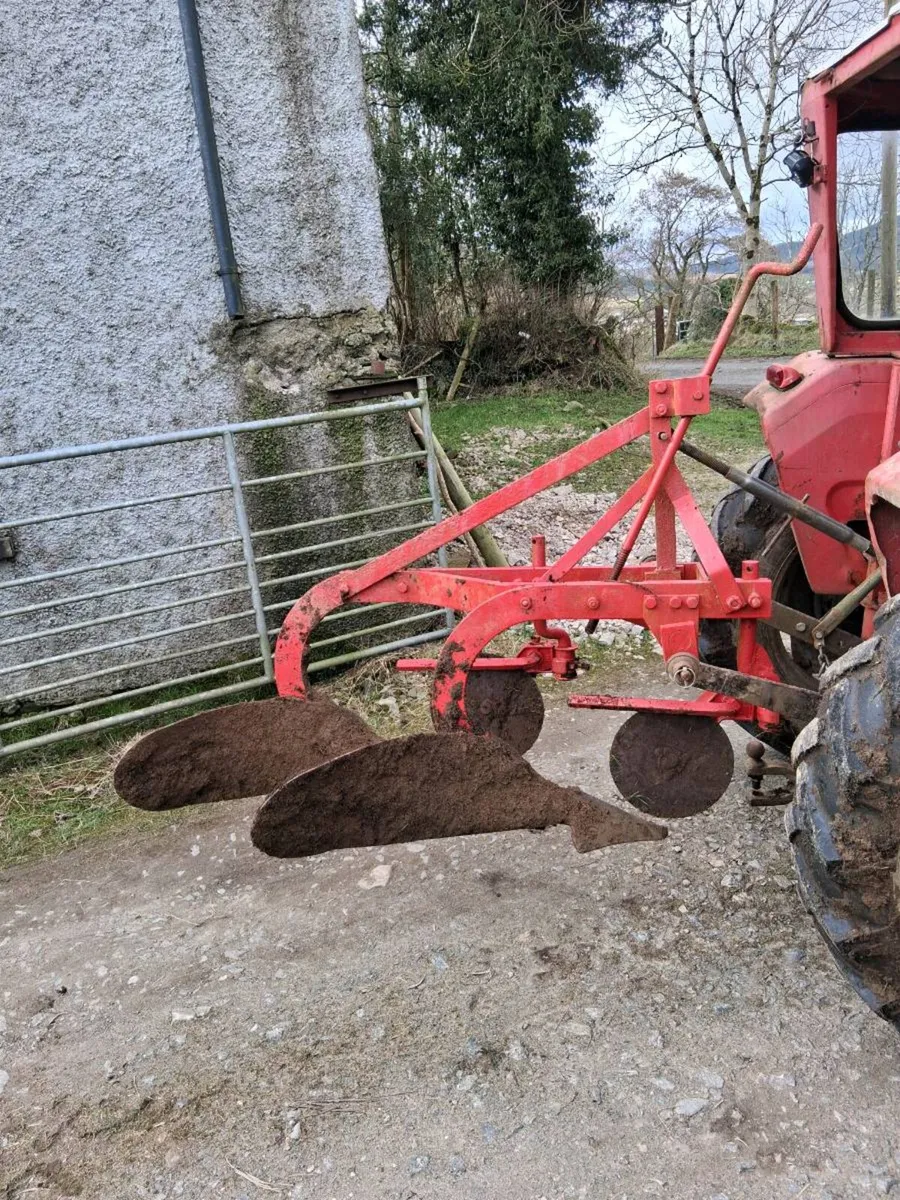 Ferguson 2 furrow plough - Image 1