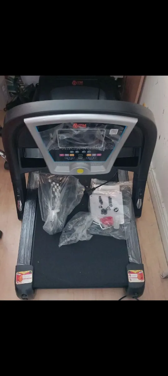 Treadmill T39 - Image 1