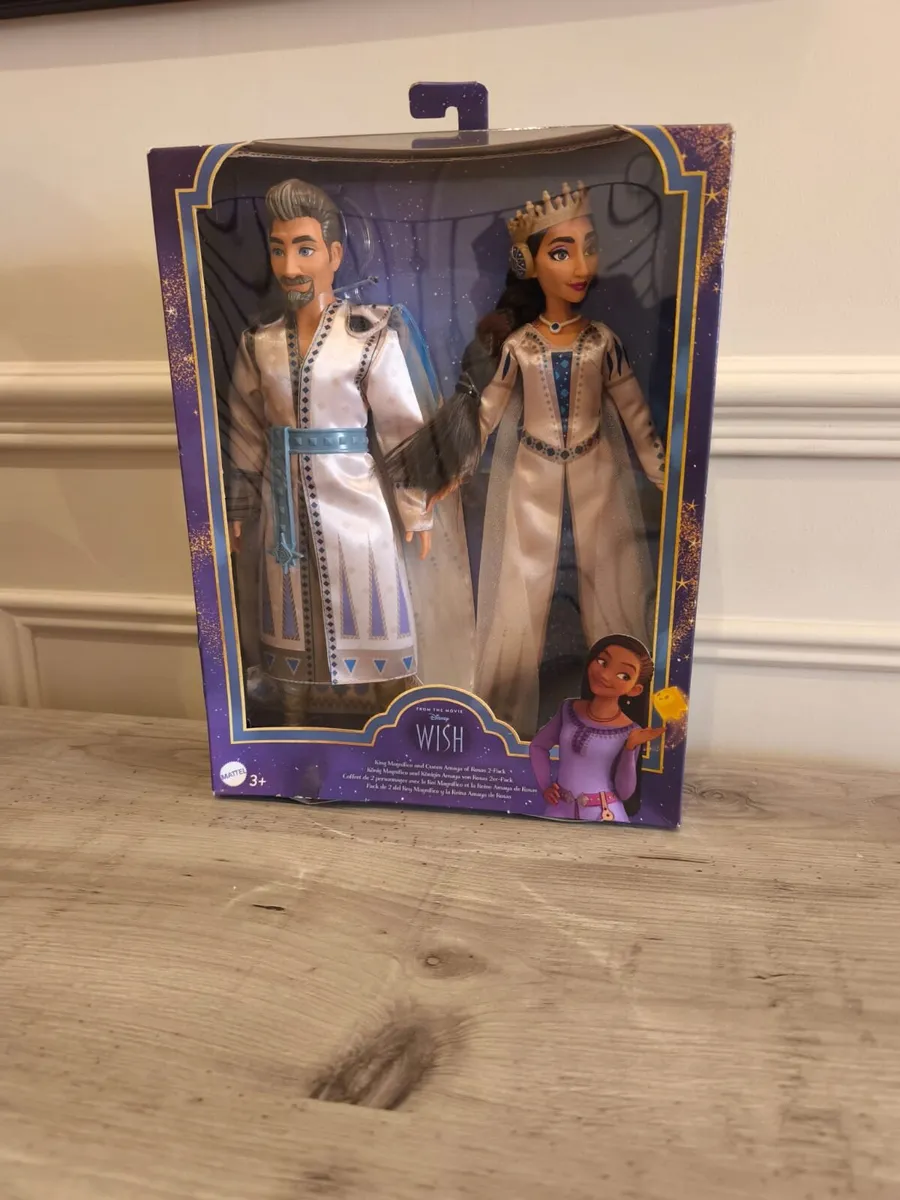 Disneys Wish king and queen doll brand new