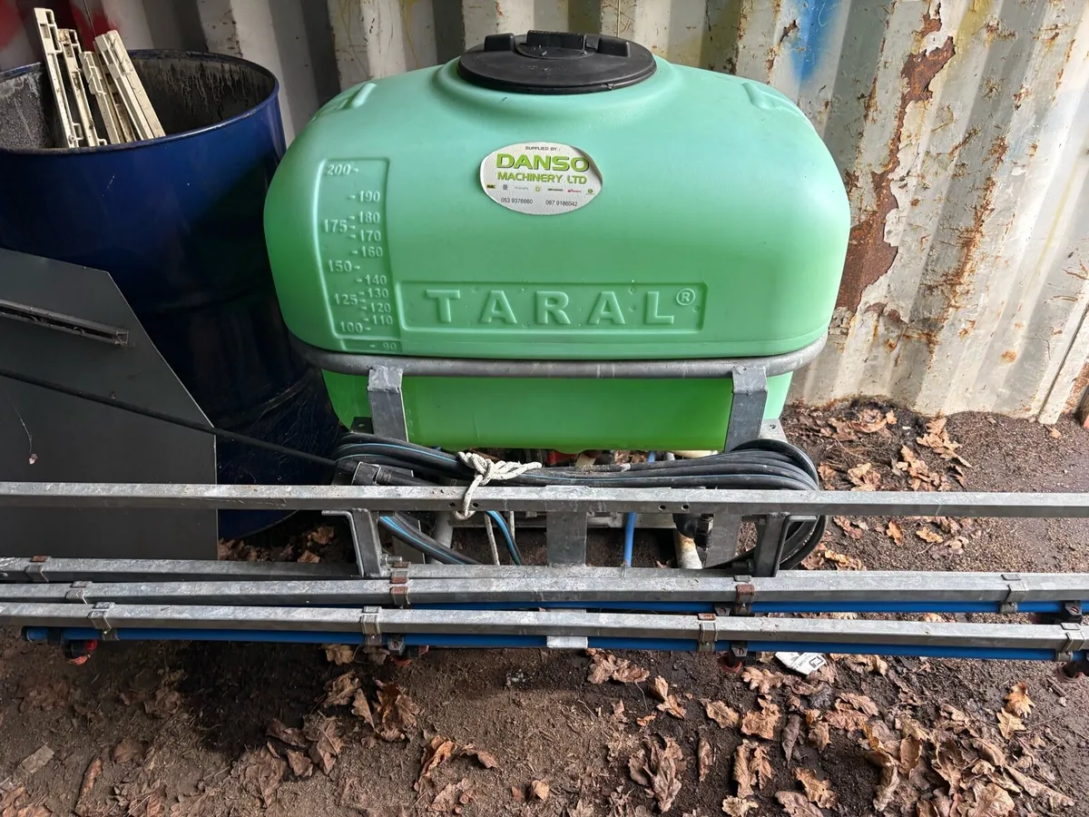 200 lt sprayer for sale - Image 2