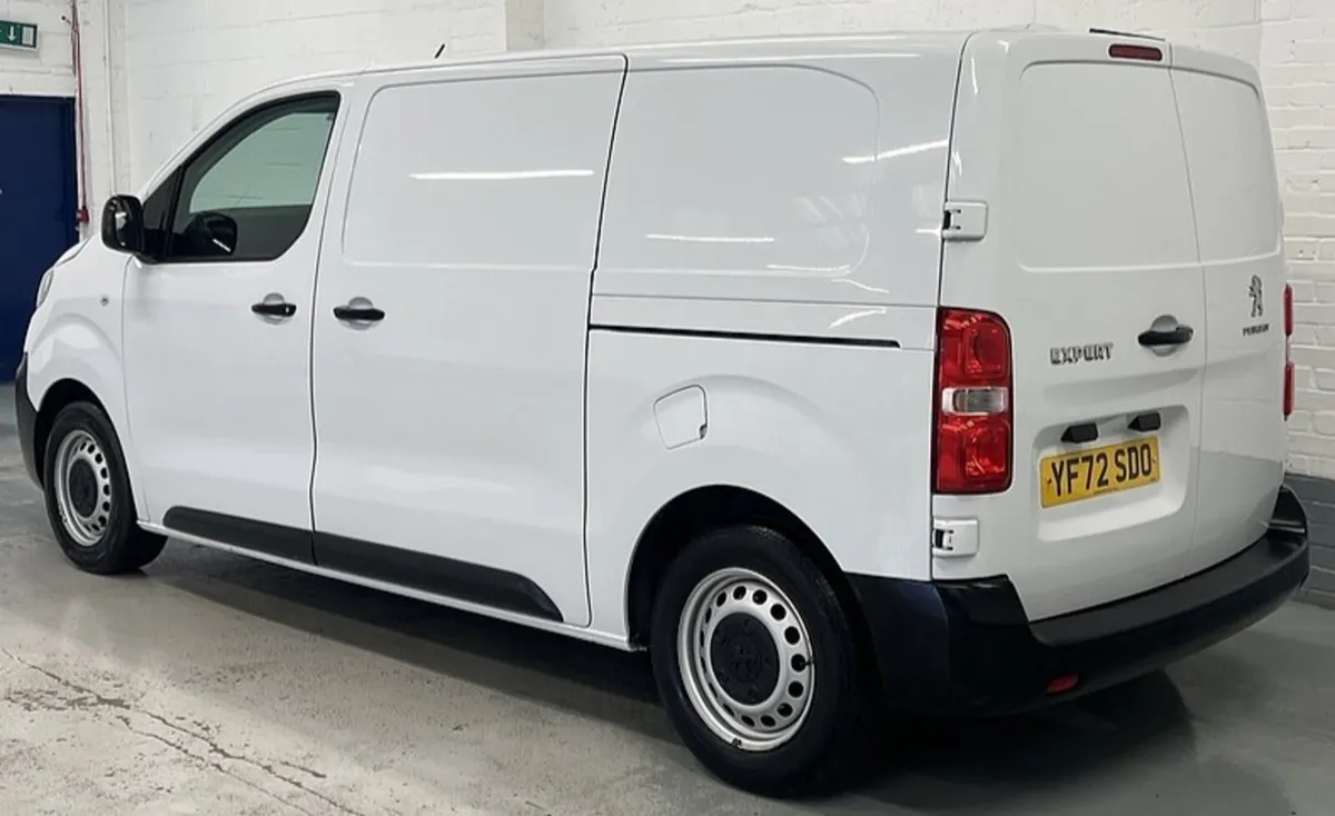 2022 Peugeot Expert Panel Van - Image 3