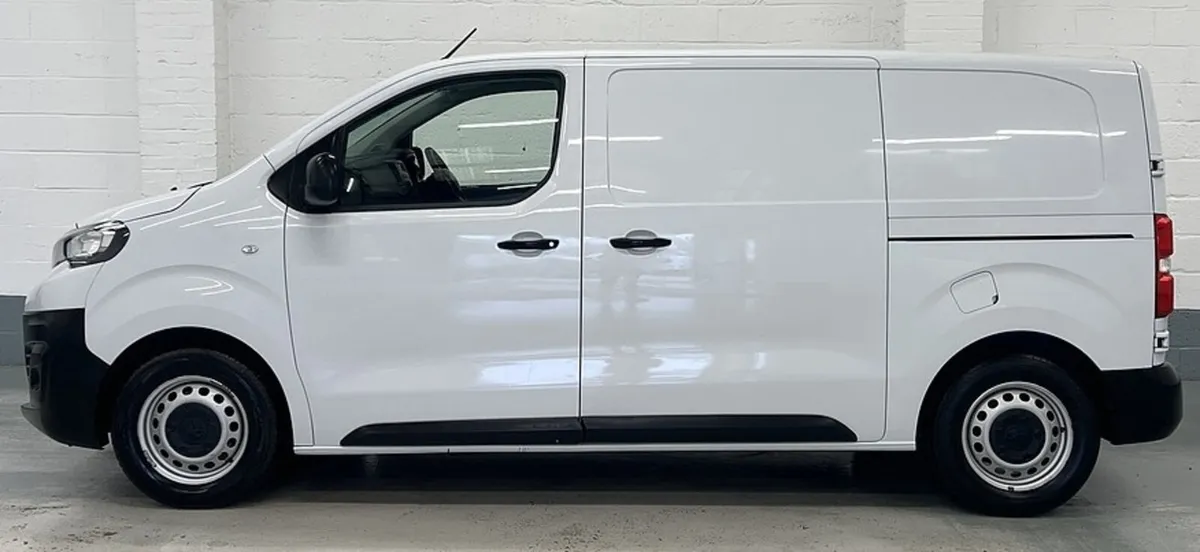 2022 Peugeot Expert Panel Van - Image 4