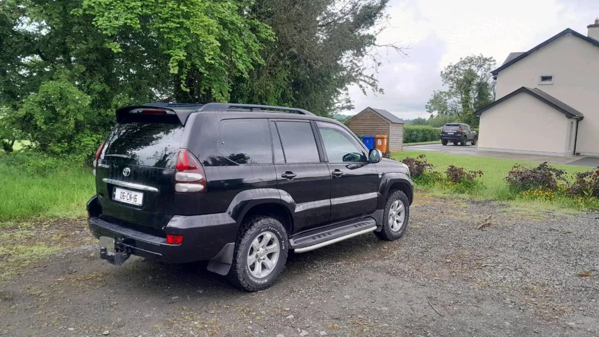 Toyota landcruiser - Image 2