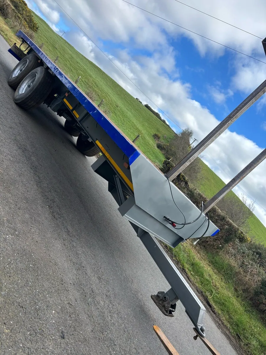28ft flat trailer - Image 1