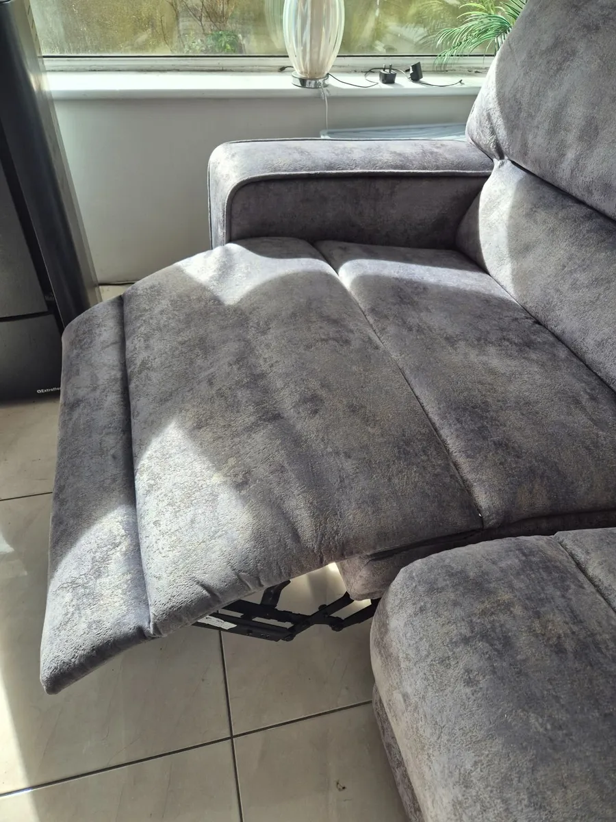 Corner reclining couch - Image 3