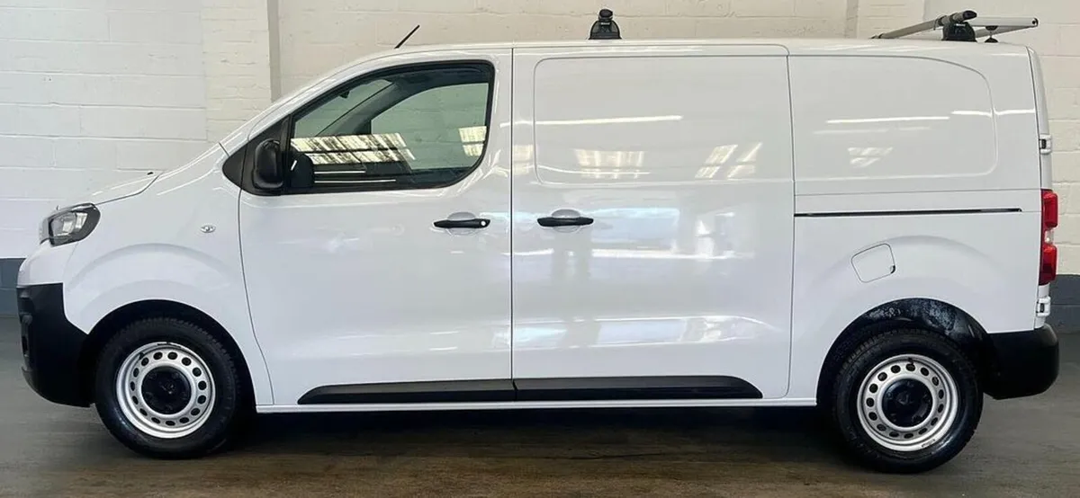 2024 Peugeot Expert Panel Van - Image 2
