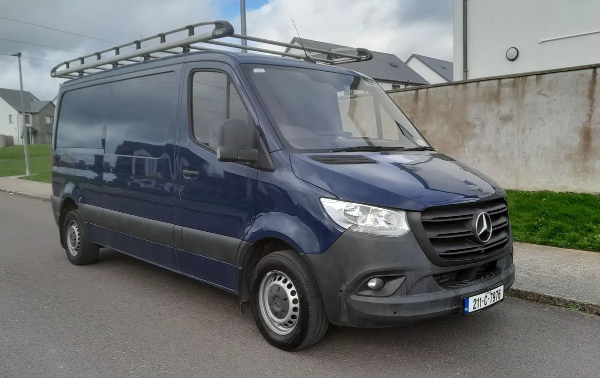 Mercedes sprinter 211 compact Cvrt and tax - Image 1