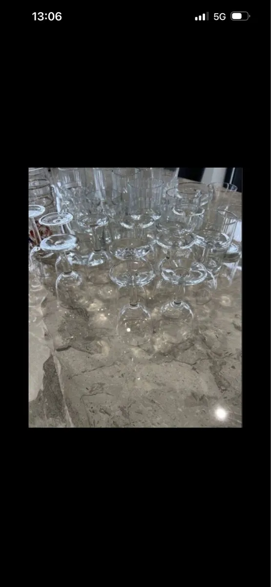 Large box of mixed glasses - Image 1