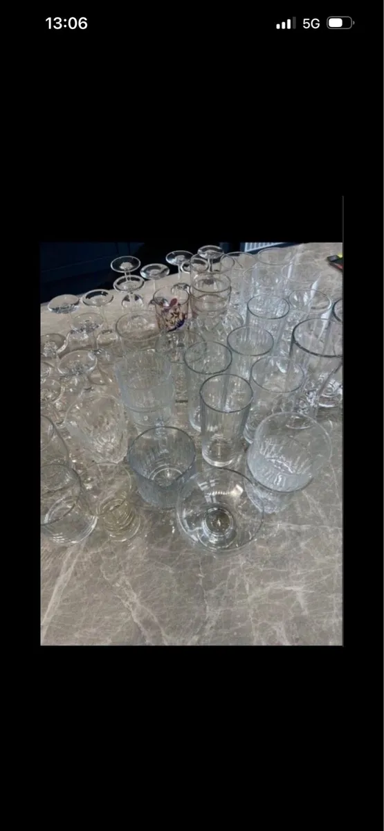 Large box of mixed glasses - Image 2