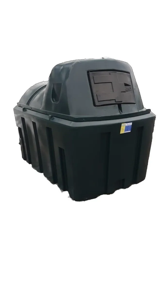 Oil storage tanks - Image 1