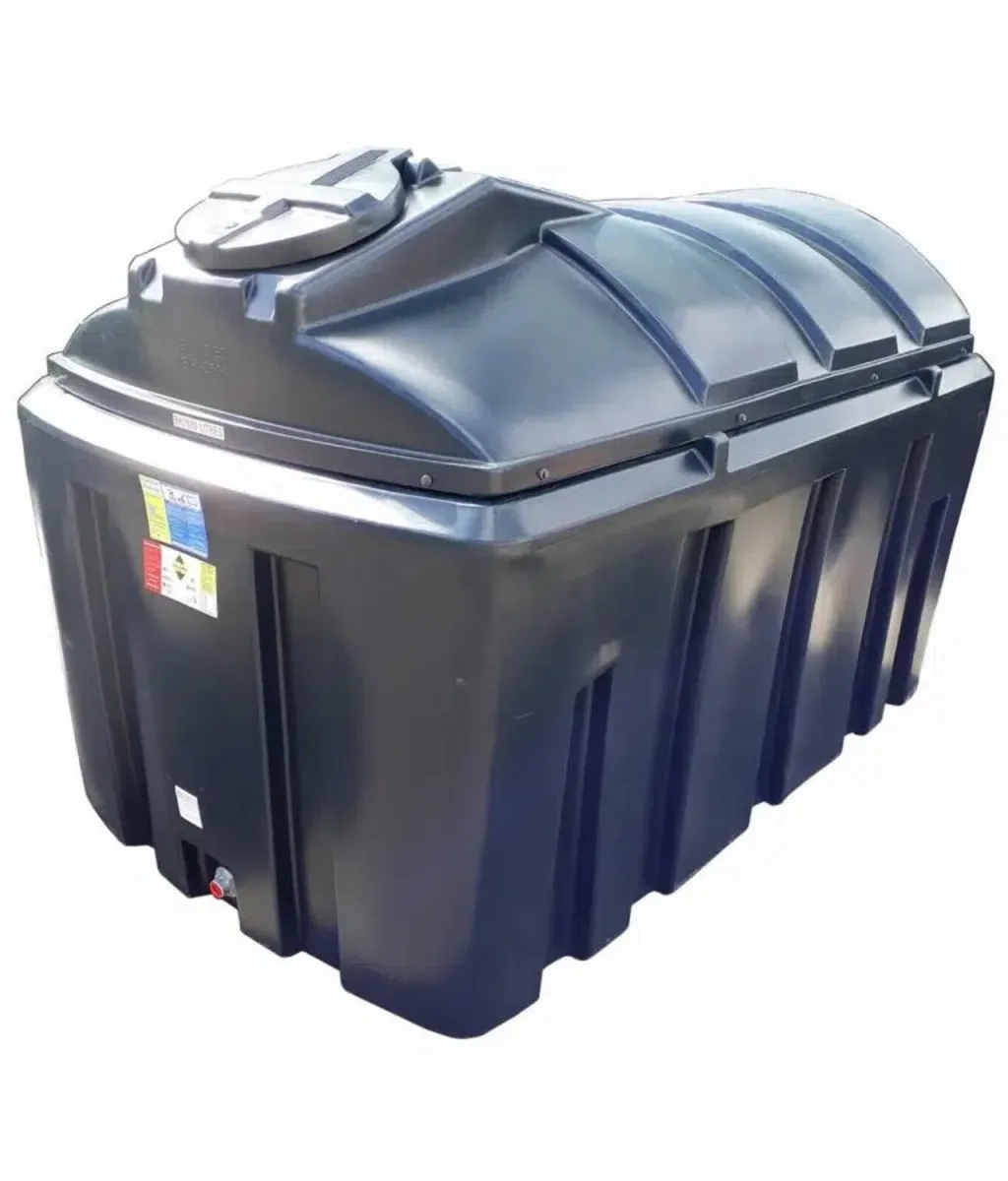 Oil storage tanks - Image 2