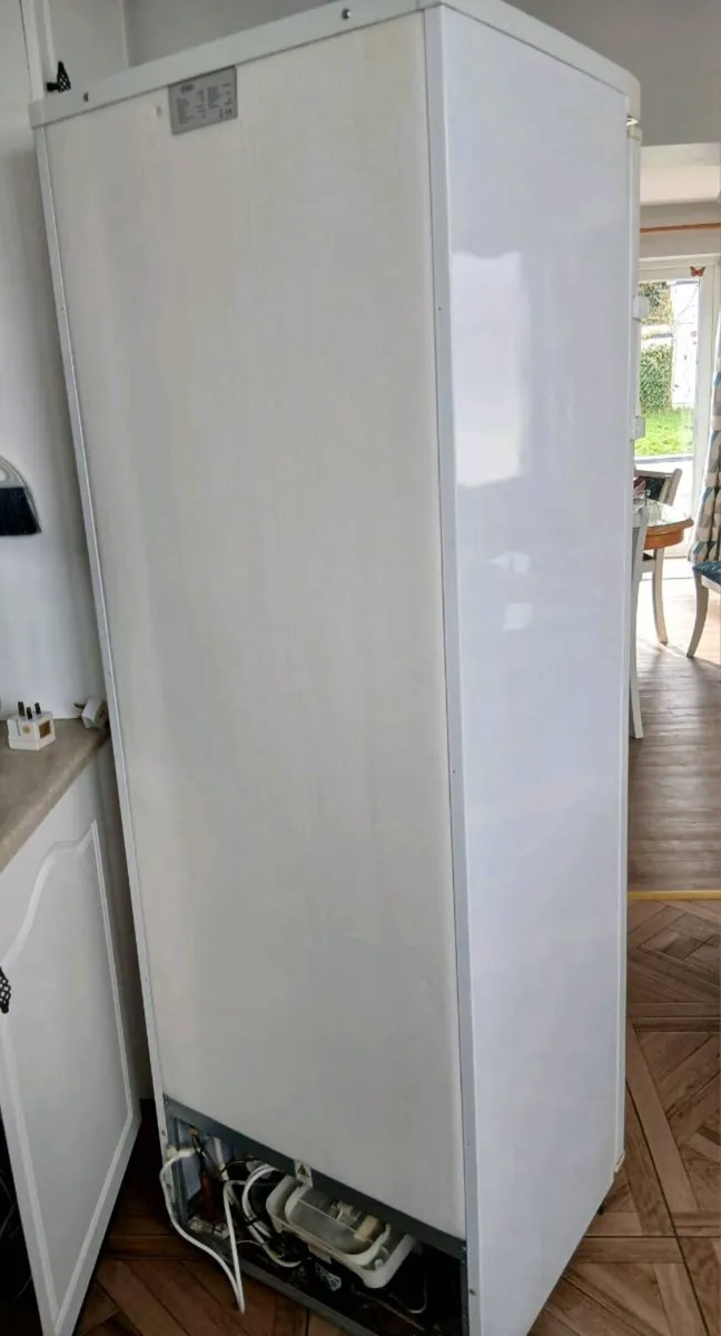 Large capacity refrigerator - Image 3