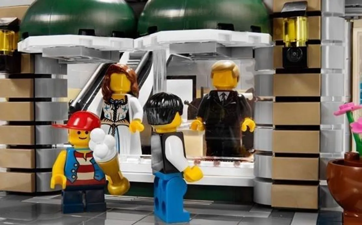 Lego Grand Emporium - Image 4