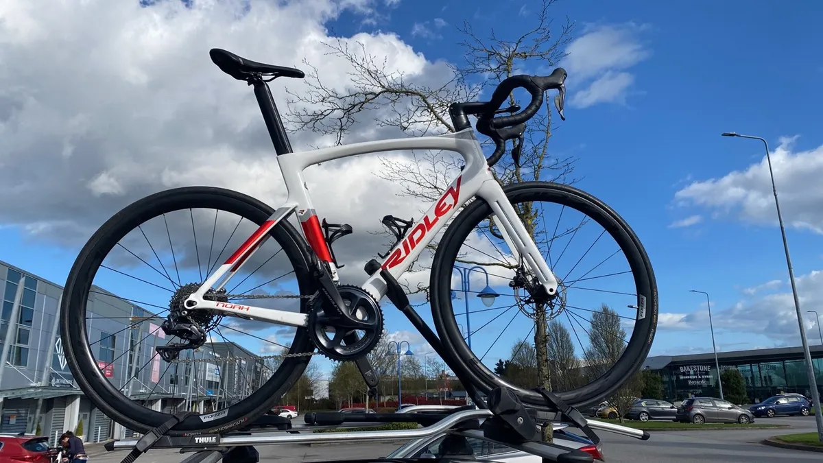 2 x Thule Proride RoofMount Bike Racks -Aluminium - Image 1