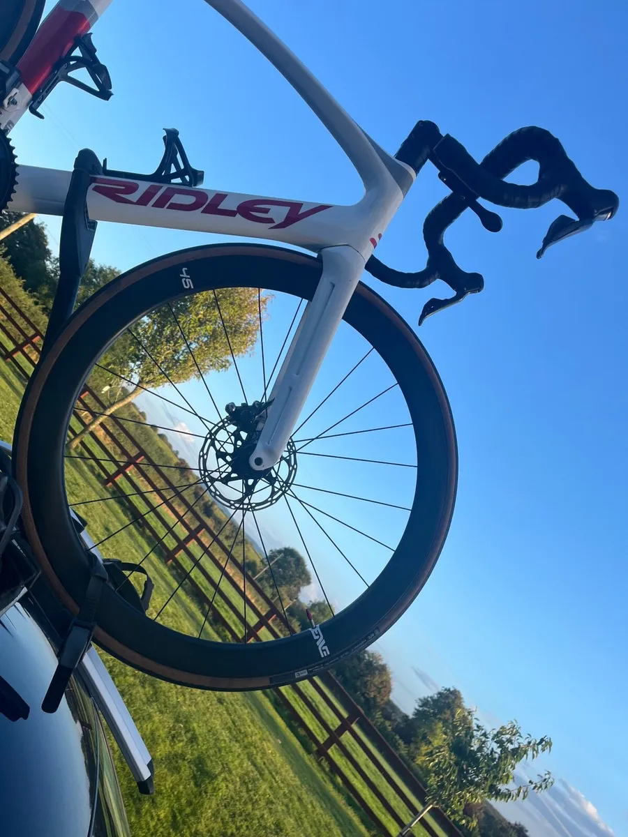 2 x Thule Proride RoofMount Bike Racks -Aluminium - Image 2