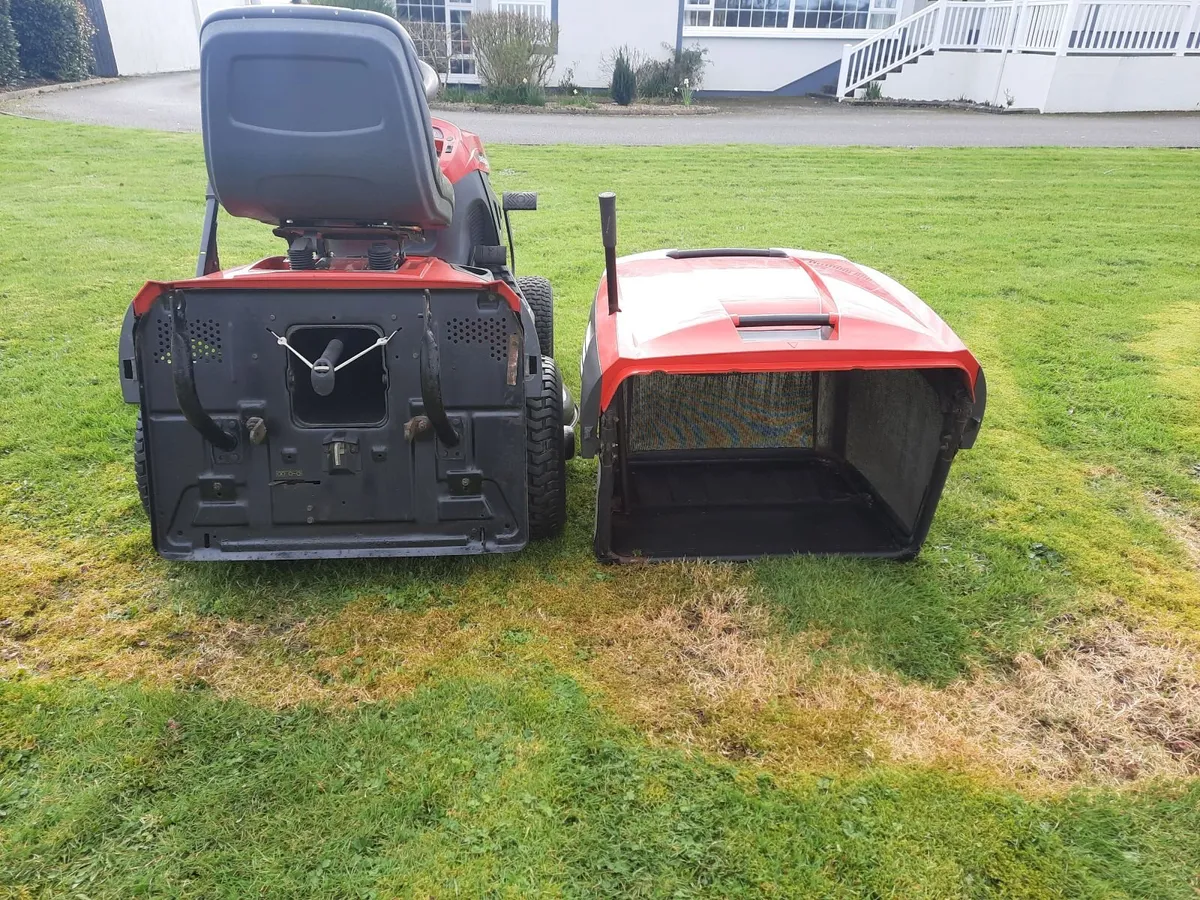 Castlegarden Ride On Lawnmower - Image 4