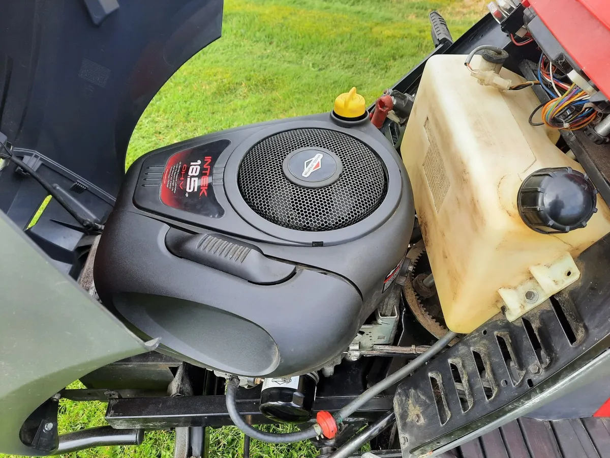 Castlegarden Ride On Lawnmower - Image 2