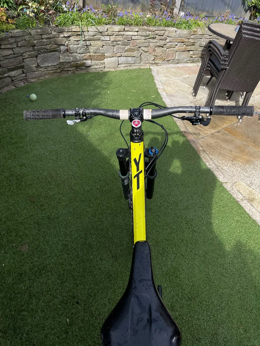 2017 YT Capra - Image 4