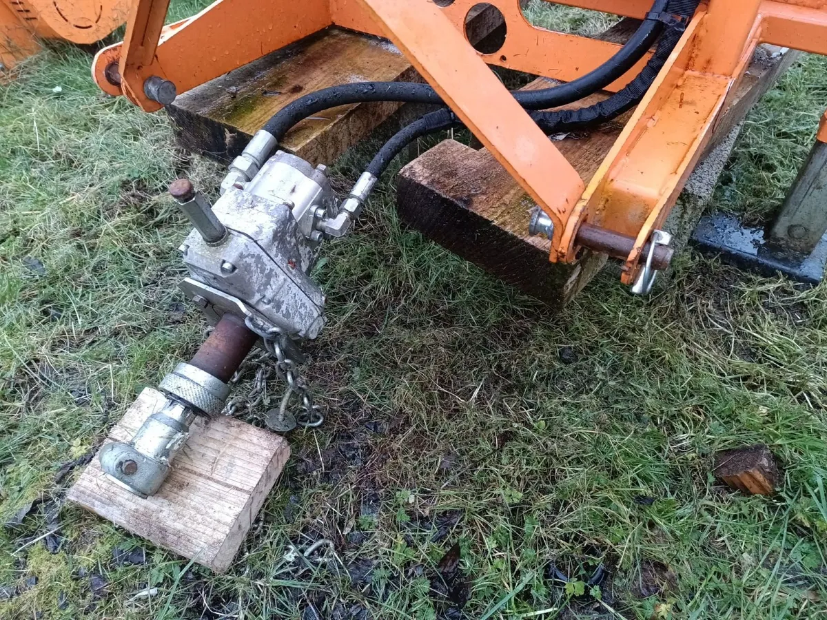 Deleks Backhoe for Compact Tractor - Image 4