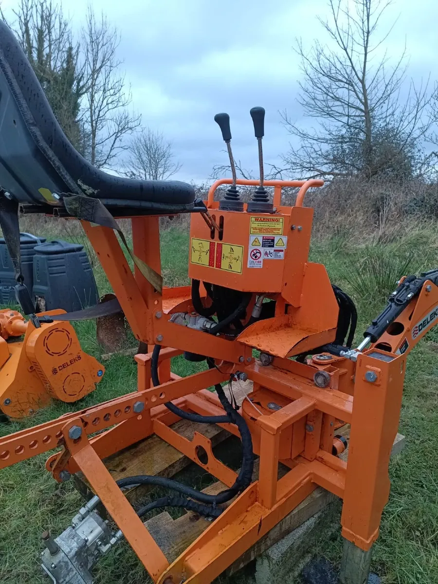 Deleks Backhoe for Compact Tractor - Image 3