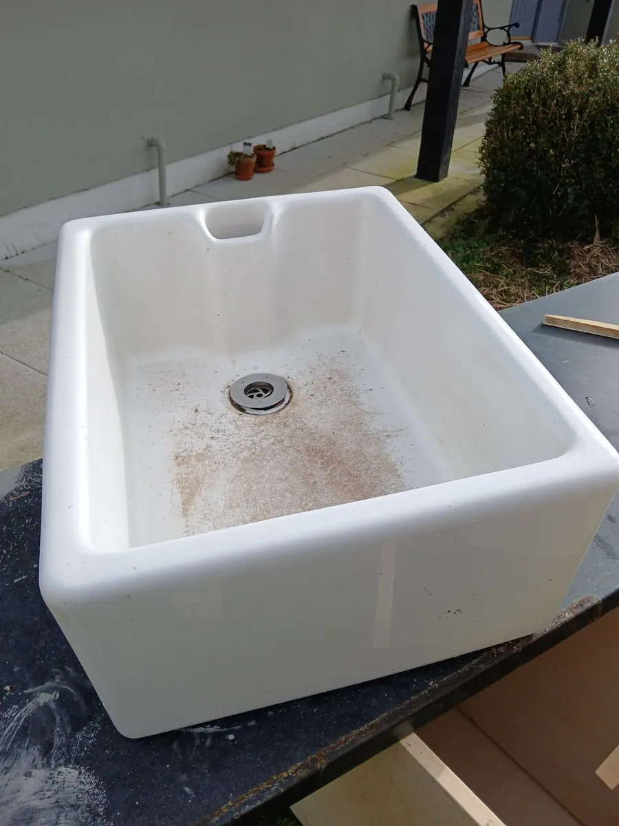 Belfast sink in good condition - Image 1