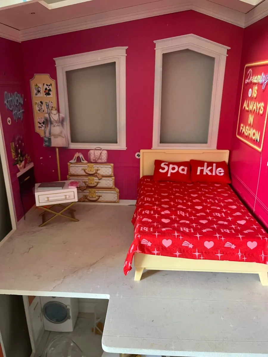 Doll house rainbow high - Image 4