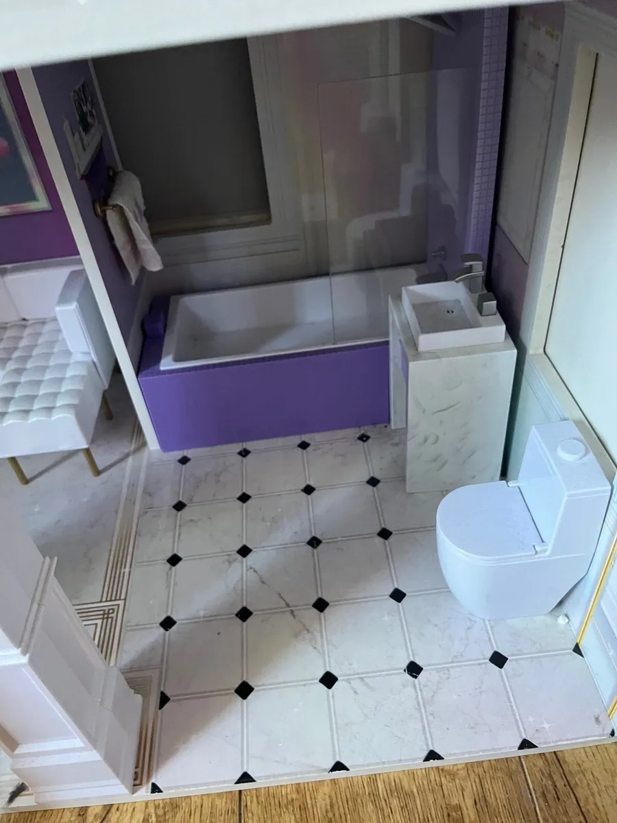 Doll house rainbow high - Image 2