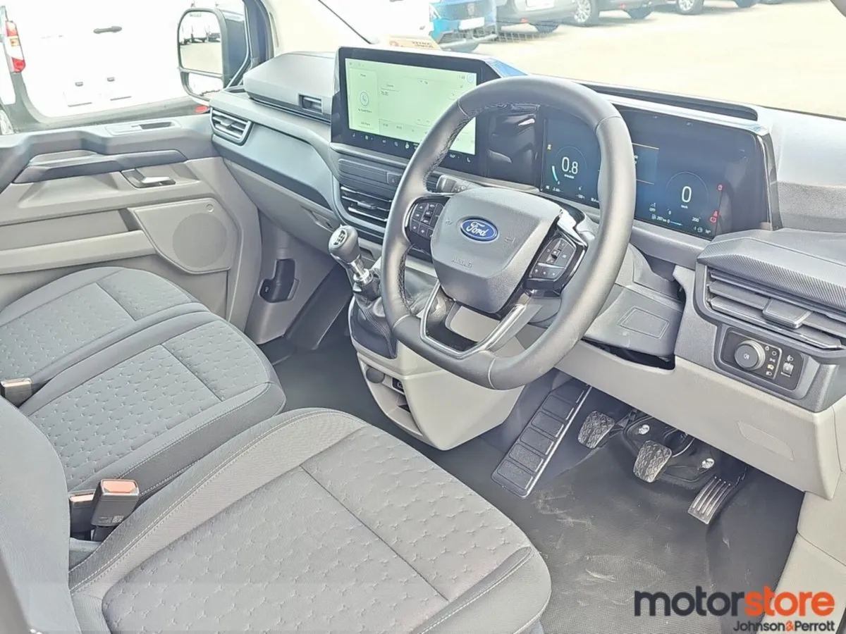 Ford Transit Custom Limited L1H1 - Image 4