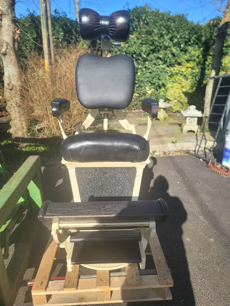 Dentist chair - Image 2