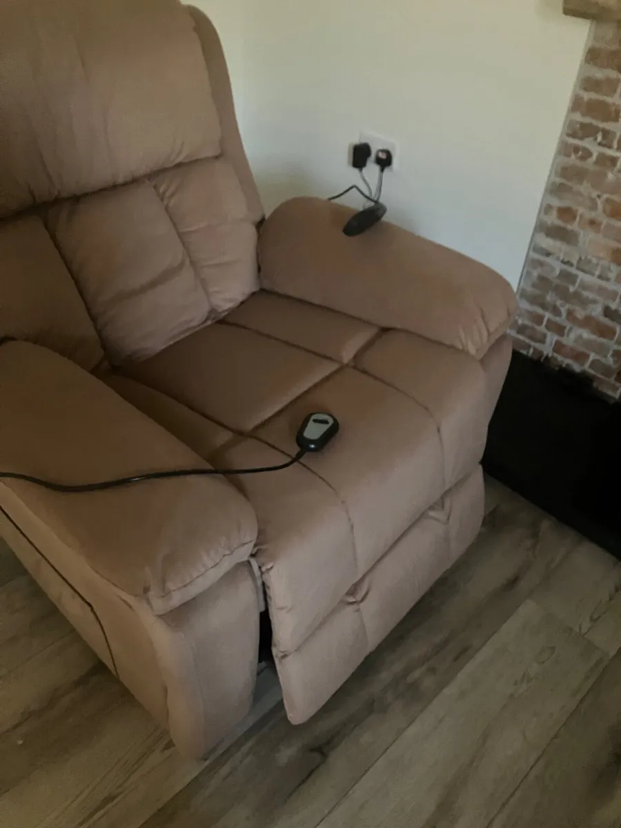 Electric Recliner chair - Image 4