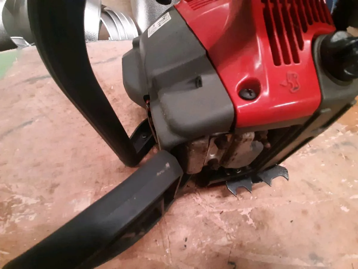 Homelite chainsaw - Image 3