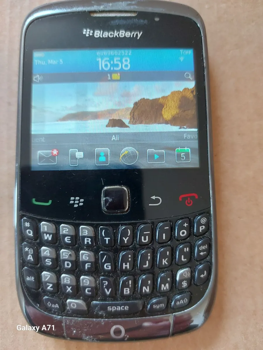 Blackberry Curve 3G 9300, working perfectly - Image 1