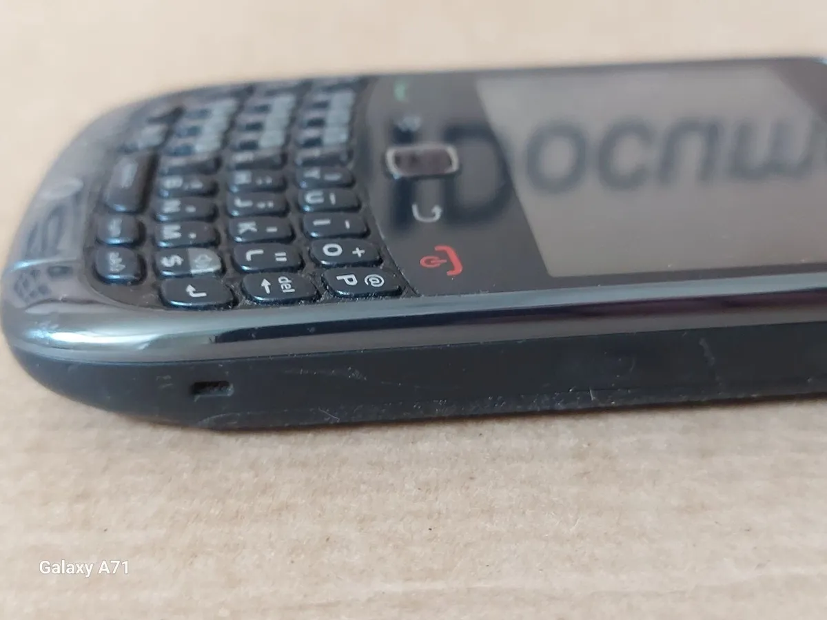 Blackberry Curve 3G 9300, working perfectly - Image 3