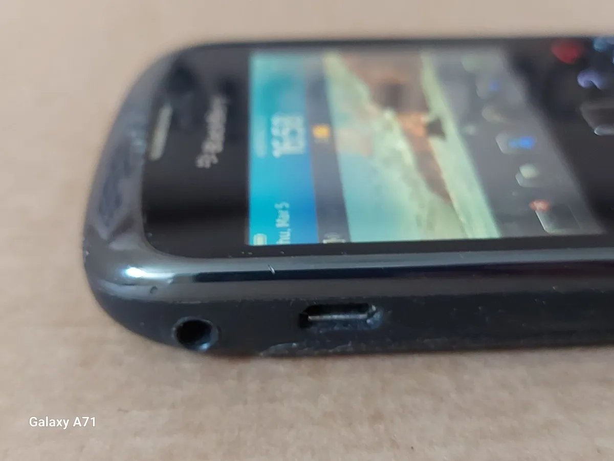 Blackberry Curve 3G 9300, working perfectly - Image 4