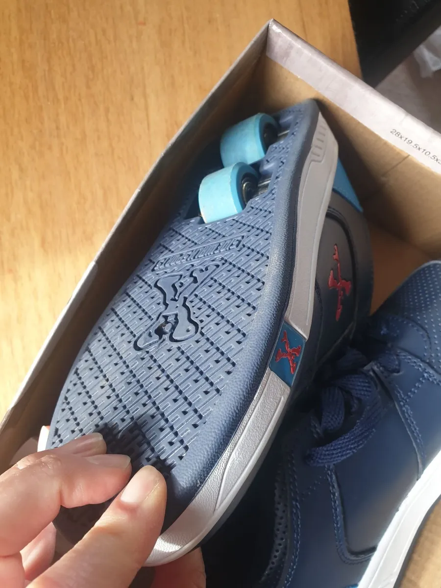 kids runners- rolls    size C13 uk - Image 3