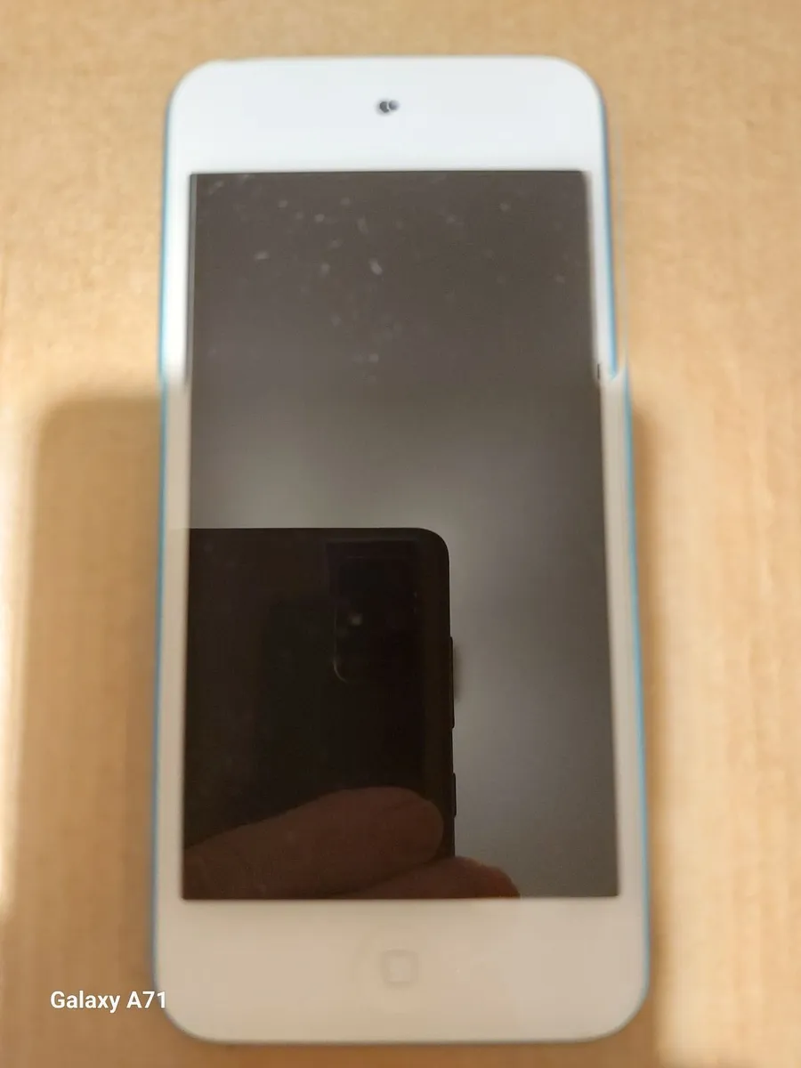 Apple iPod Touch, 5th Generation, 16GB, Blue - Image 4