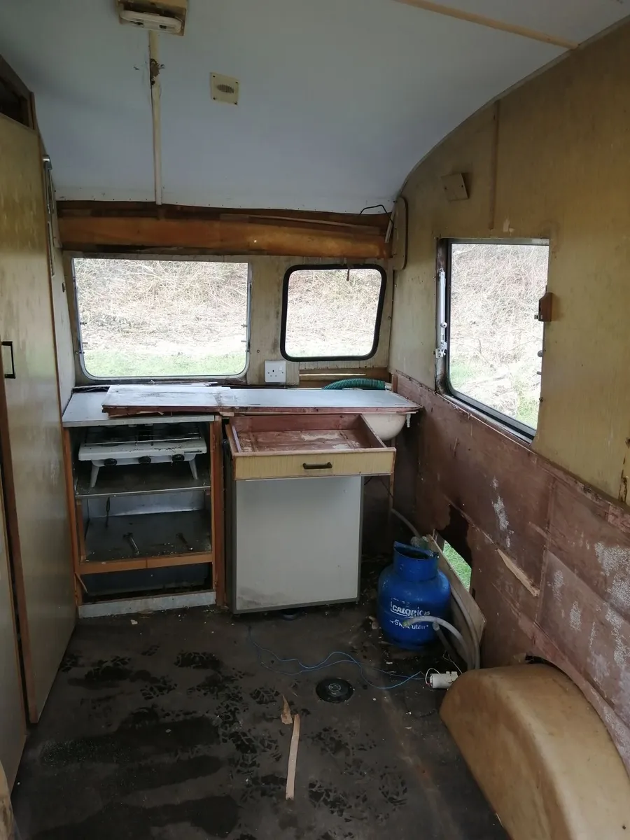 Caravan - Image 3