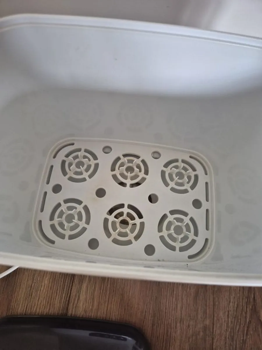 Dr. Browns bottle sterilizer and Dryer - Image 3