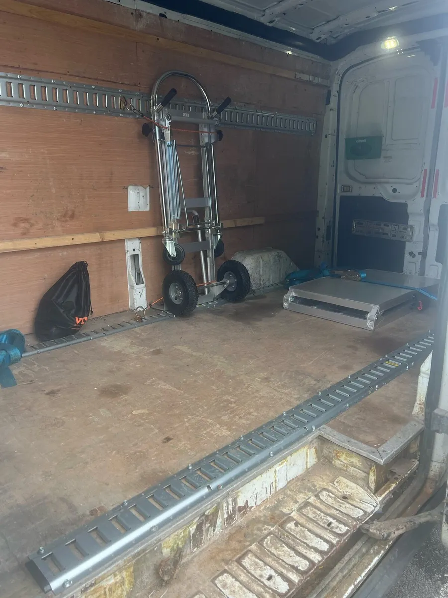 Man with van - Image 4