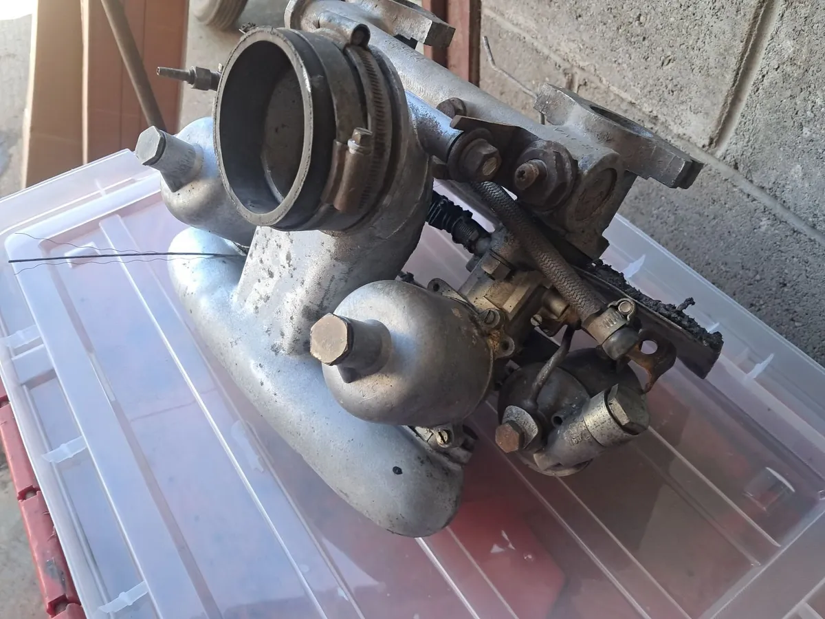 Twin Su hs4 1 and 1/2 inc carburettors - Image 2