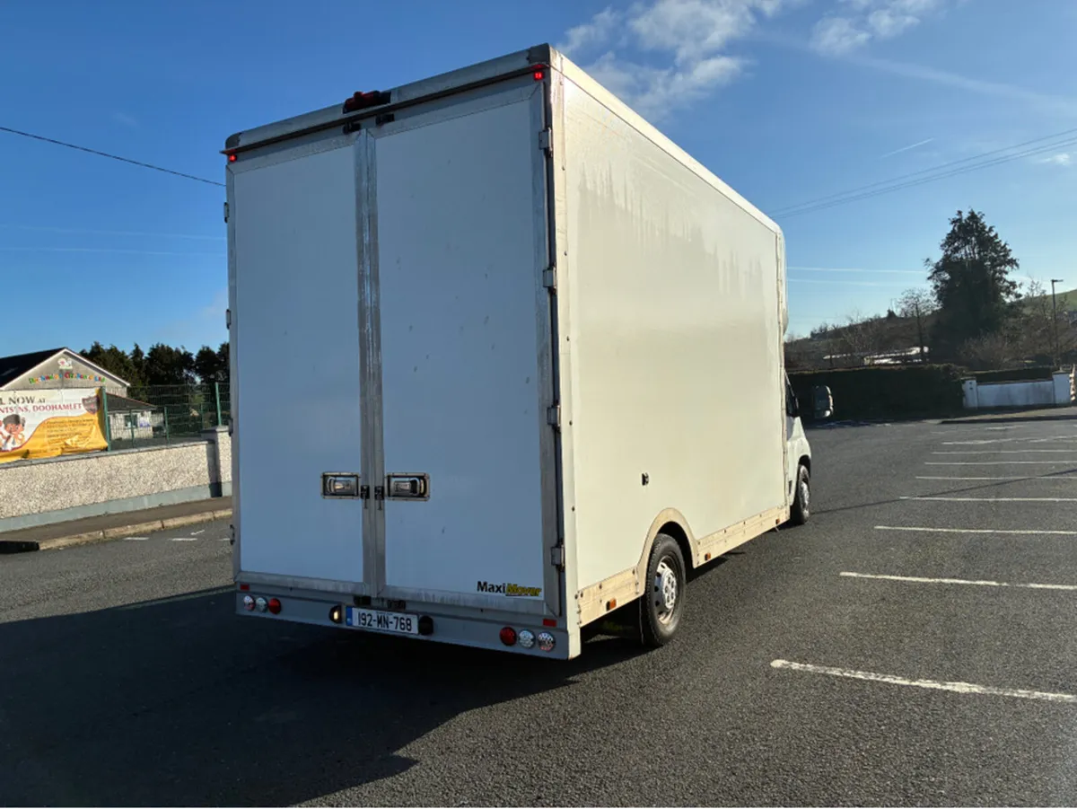 Peugeot Boxer 335 BLUE HDI - Image 4