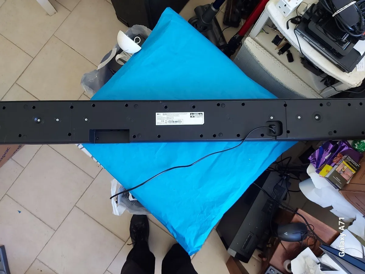 LG Wi-Fi Soundbar Model US95TR, Excellent condion - Image 2